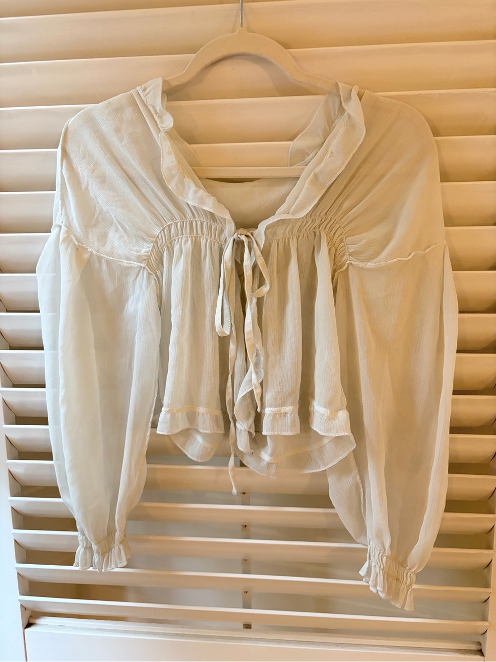 American Vintage Cream Ruffled Tie-Front Blouse